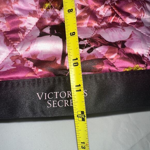 NWT Victoria's Secret Pink Floral Flower Quilted Nylon Weekender Tote Travel Bag - Picture 9 of 10